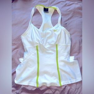 Nike Tennis Tops & T-Shirt